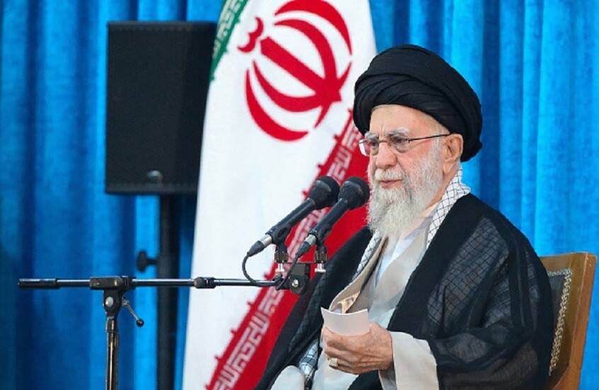 خامنئي: العدو الصهيوني يتلقى عقابه الآن