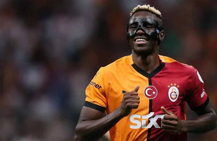 محاولات جديدة وعرض خرافي.. الهلال السعودي يواصل إغراء أوسيمين