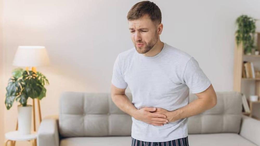 6 عادات يومية تفاقم الانتفاخ في الصيف.. إليك البدائل الصحية