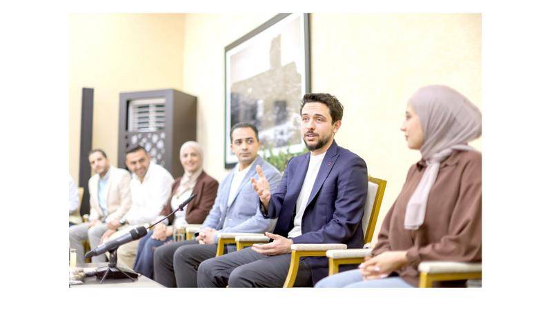 ولي العهد.. تـواضـع صـنــع محبة الشعب