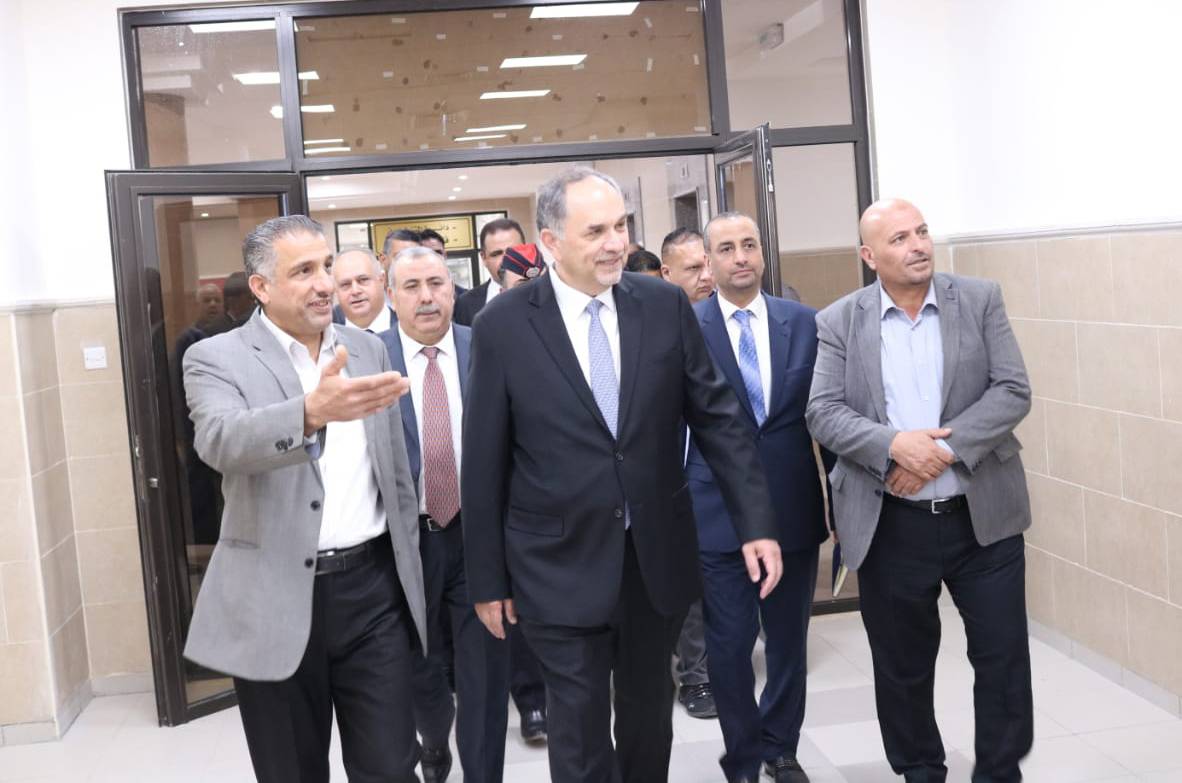 وزير العدل يتفقد الخدمات في قصر عدل معان الجديد
