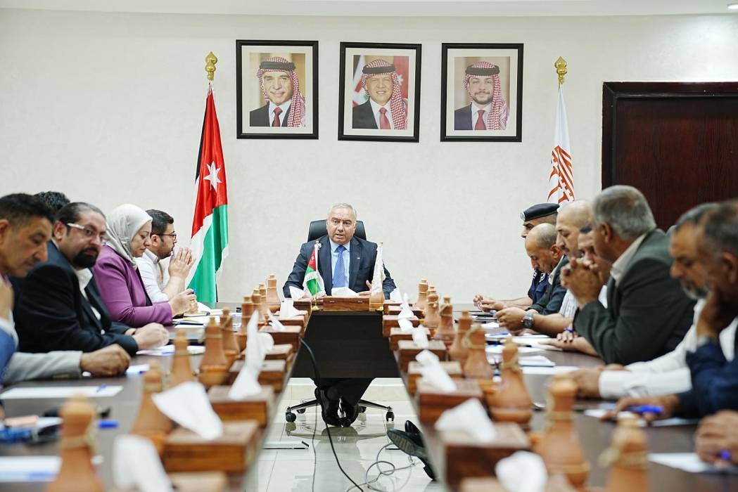 سلطة إقليم البترا وشركاء القطاع السياحي يبحثان تطوير المدينة