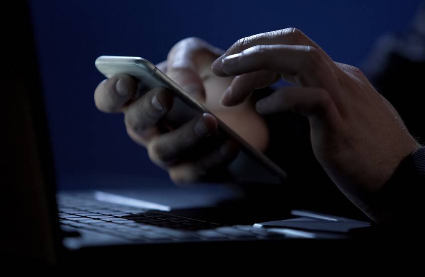 هل هاتفك مخترق؟.. 5 علامات تحذيرية تكشف خطر التجسس