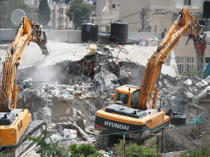 إسرائيل تصدر أوامر بمصادرة 1200 دونم في الخليل وتهدم منزلا برام الله