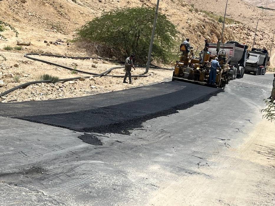 معالجة مؤقتة لهبوط على طريق الموجب ودراسة (لُبية) لبيان أسباب الهبوط