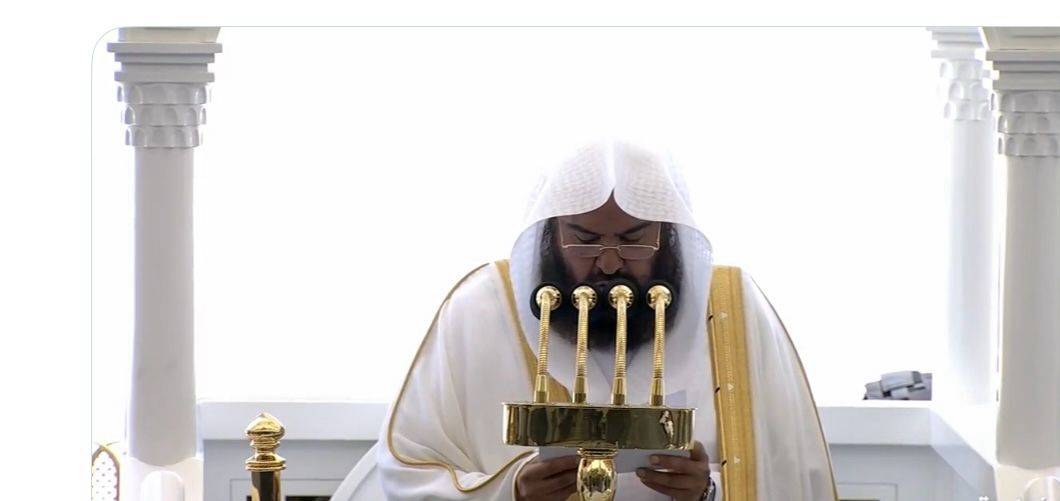 الشيخ السديس في خطبة الجمعة بالمسجد الحرام: الإسلامُ ينبذ العنف ويحقق الوئام.. وأمتنا لها تاريخٌ وحضارةٌ والتدبّر في حوادث الأيام وتعاقبِها مَطْلَبٌ شرعيٌّ وأمرٌ إلهيّ