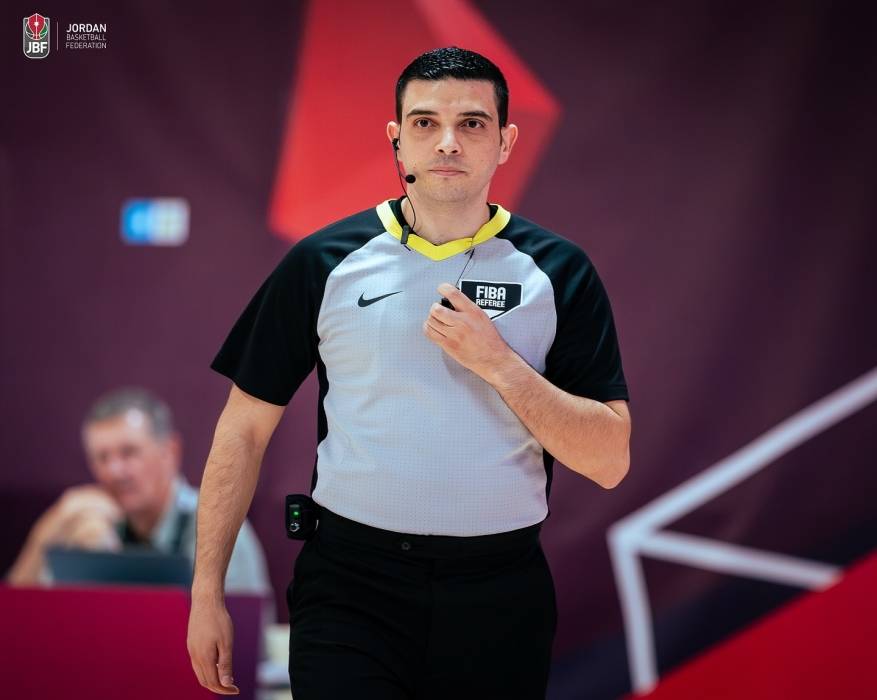 الإشادة بالحكم الدولي محمد فوزي خلال مشاركته المتميزة في بطولة كأس العالم لكرة السلة تحت 19 عاما