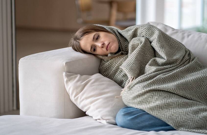 هل تشعر بالبرد في الطقس الحار؟!.. إليك الأسباب