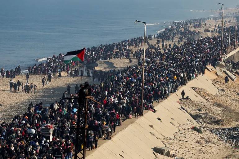 عدنان خليل يكتب : عائدون ..