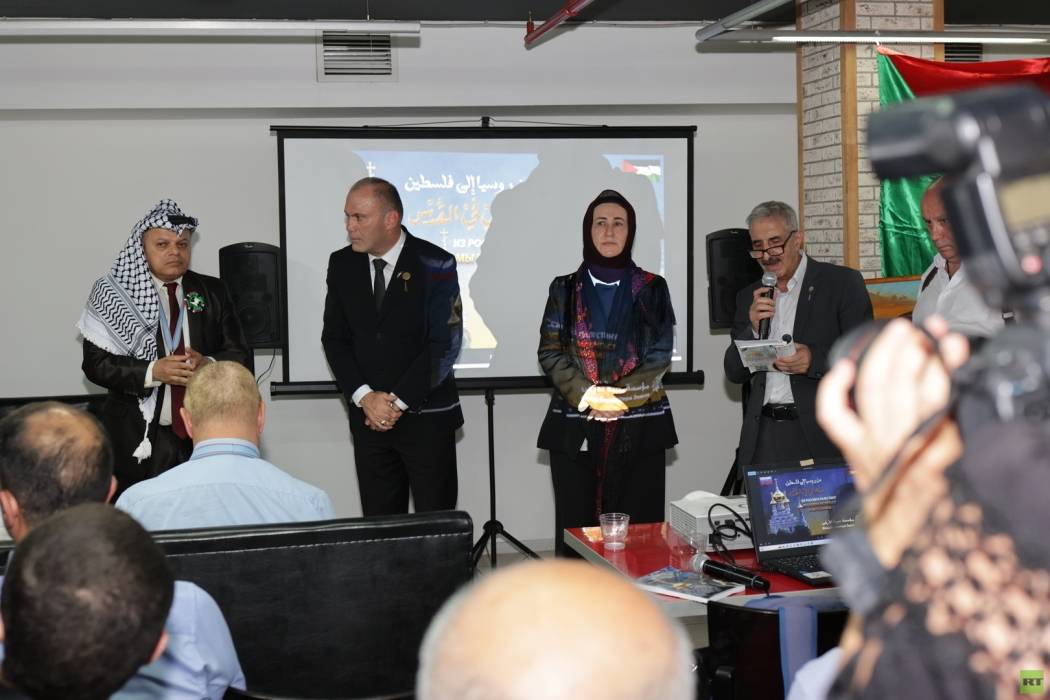 فلسطين في قلوبنا.. معرض لفنانين روس وأجانب (صور)