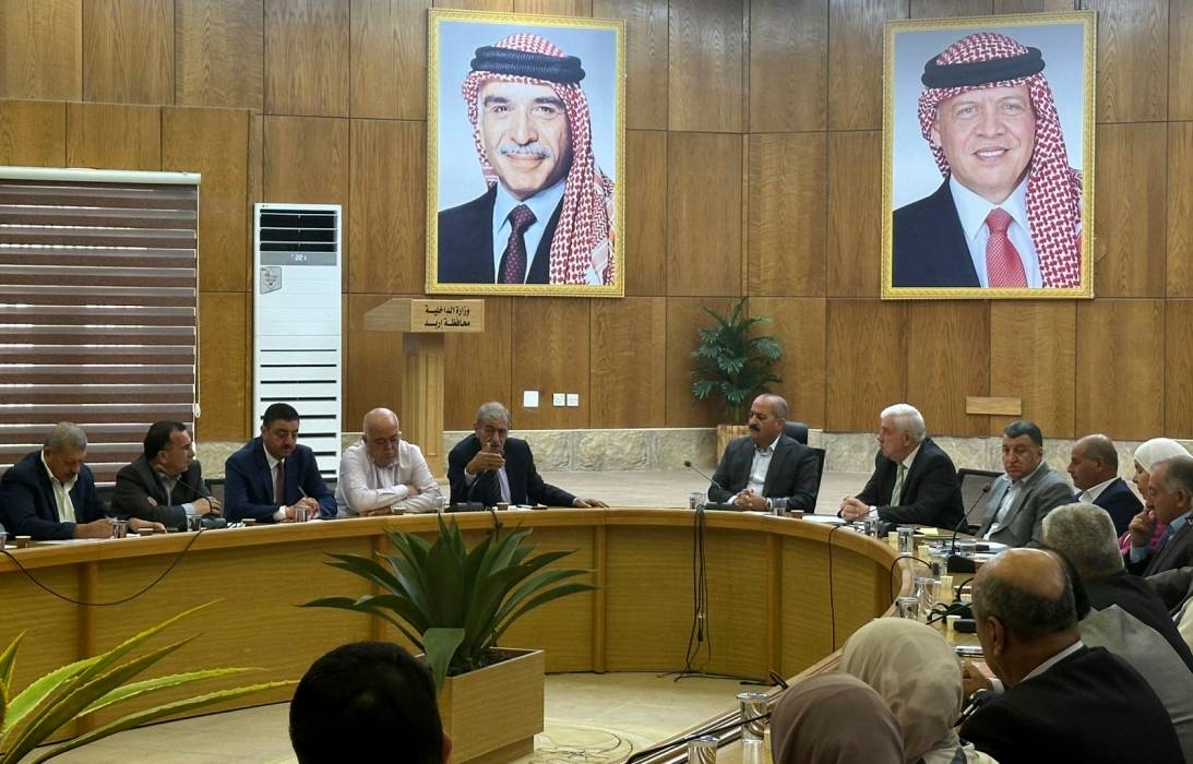 تنفيذي ​محافظة إربد  يناقش المشاريع الرأسمالية وموازنة 2026