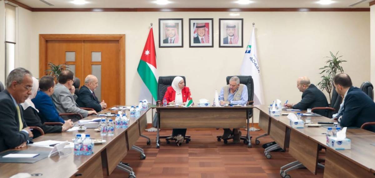 العقبة الخاصة والوزيرة التهتموني تبحثان تطوير منظومة النقل الشاملة