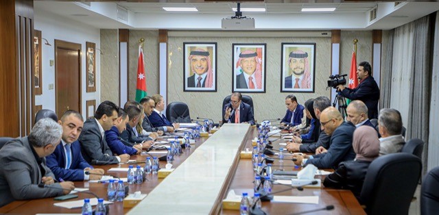الميثاق النيابية تبحث ووزارة التخطيط آليات توزيع المنح والمساعدات الإنمائية