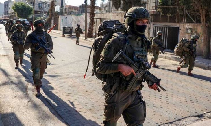 جيش الاحتلال يقتحم حرمي جامعتي بيرزيت والقدس وينتشر في عدد من الكليات والمباني