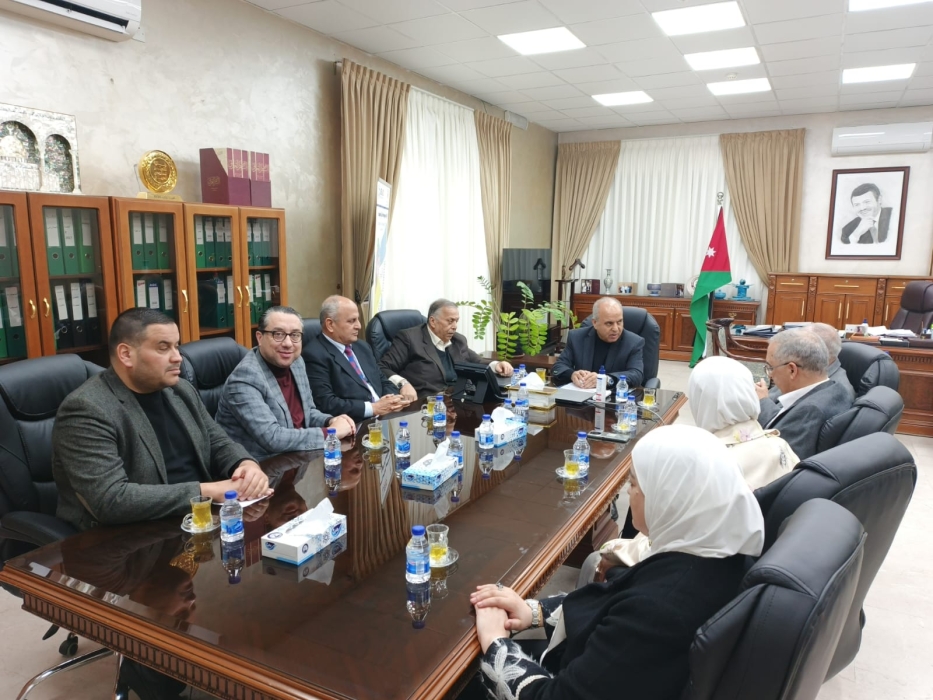 وفد من جماعة عمان لحوارات المستقبل يقدم مبادرة السياحة العلاجية لوزير التربية والتعليم