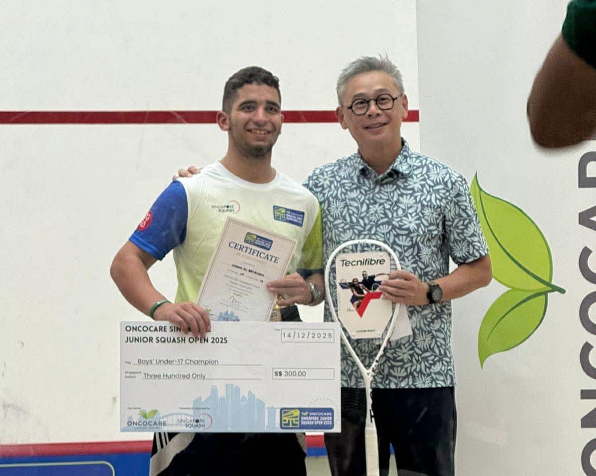 البطاينة يظفر بالميدالية الذهبية في بطولة سنغافورة للسكواش تحت سن 17