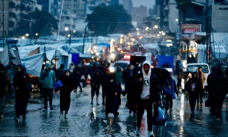 أمطار غزيرة تغرق مستشفى الشفاء وآلافا من خيام النازحين في غزة (صور )