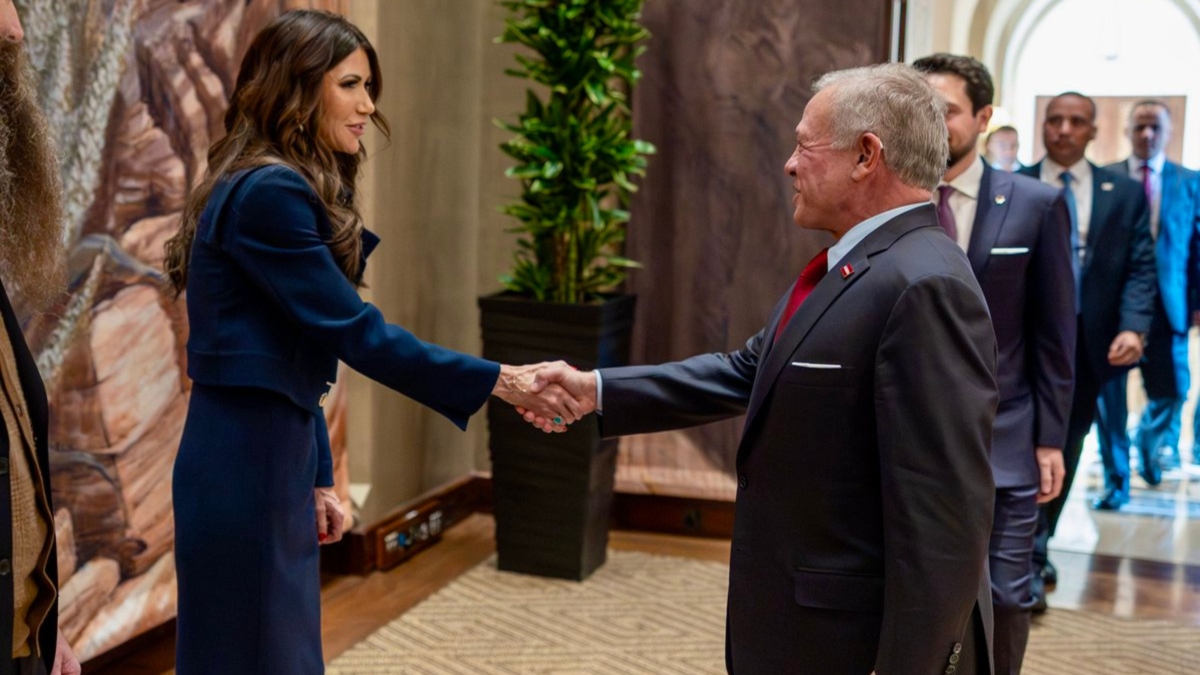 الملك يبحث مع وزيرة الأمن الداخلي الأمريكية سبل تعزيز التعاون