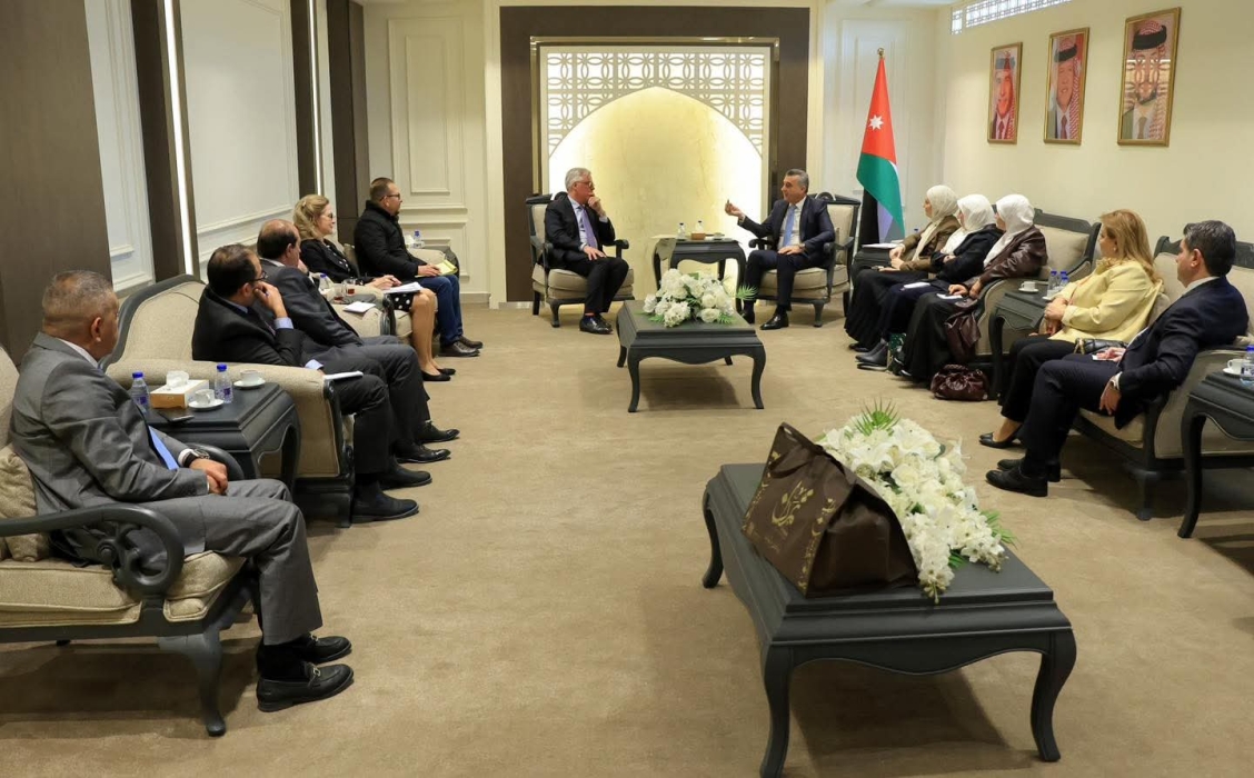 الخارجية النيابية تبحث مع السفير الكندي تعزيز التعاون البرلماني