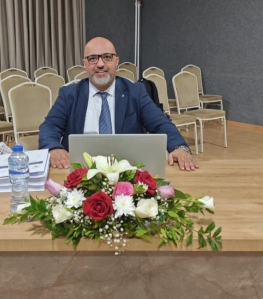 السويطي يهنئ سعادة القاضي علي الخضيري حصوله على شهادة الدكتوراه من جامعة صفاقس التونسيه .