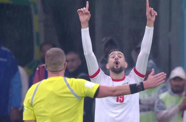 الحكم السويدي يقر بأخطاء تحكيمية في مباراة النشامى والمغرب