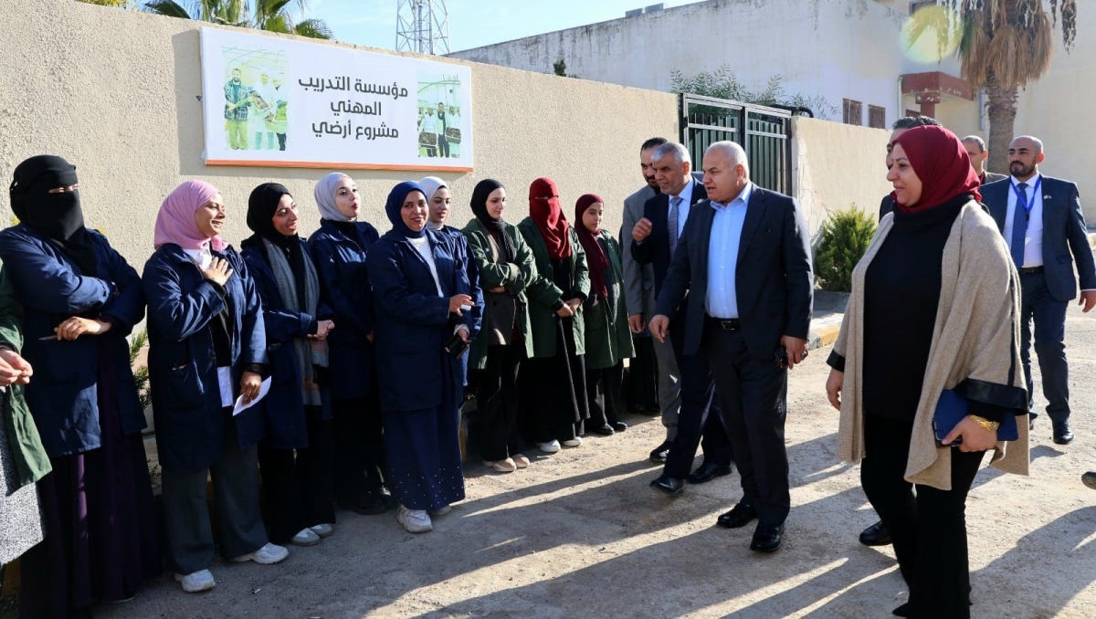 وزير العمل يتفقد معهد تدريب مهني عين الباشا