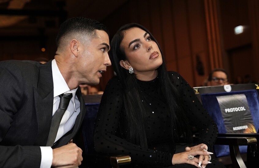 مبلغ مالي كبير.. خطيبة رونالدو تكسب قضية تشهير