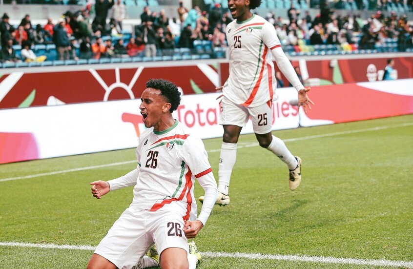 السودان يفاجئ السنغال بهدف على طريقة صلاح وميسي