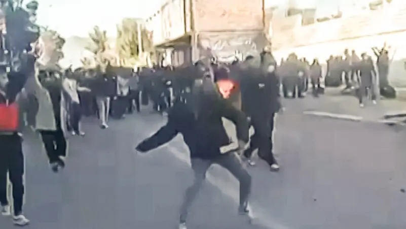 خروج تظاهرات في طهران.. واندلاع مواجهات بغرب إيران