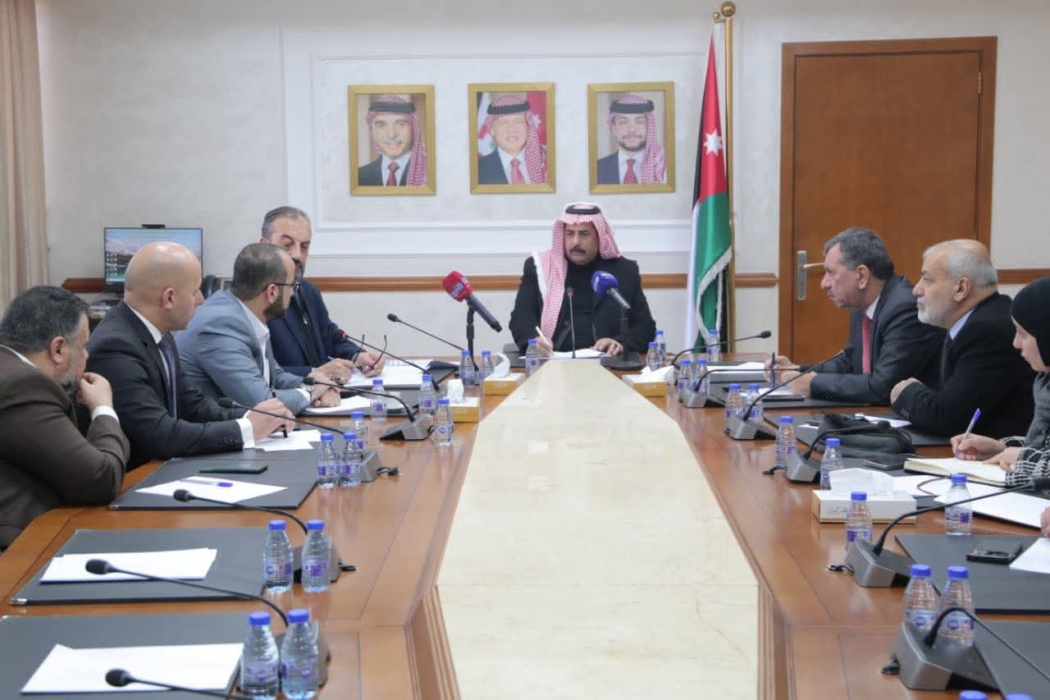 النقل النيابية تطلع على آلية عمل دائرة الأرصاد الجوية