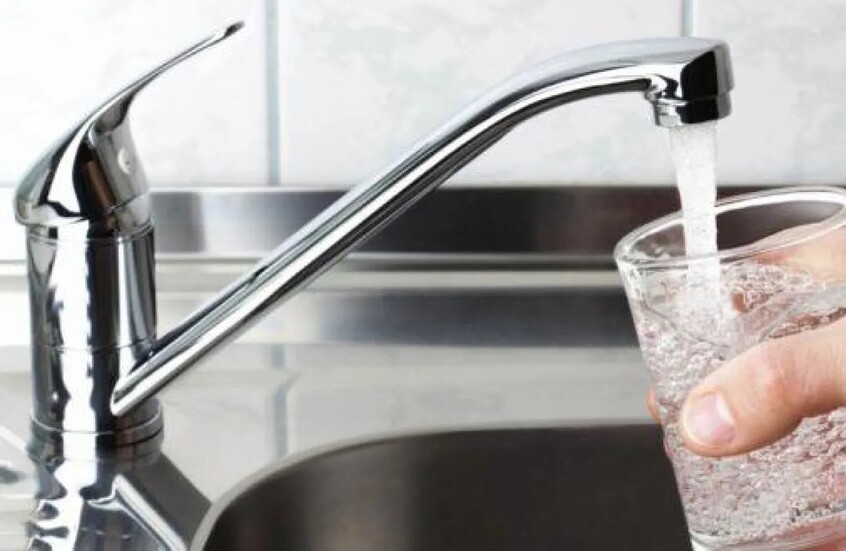 نفاد مياه الشرب من المتاجر الكبرى.. أزمة مياه حادة تعصف بمدينة تركية