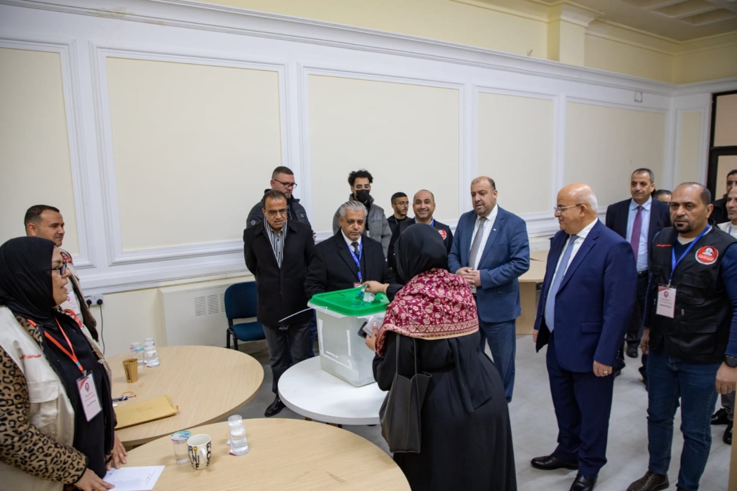 رئيس الجامعة الهاشمة يتفقد انتخابات الأندية الطلابية ويؤكد أهمية تعزيز دور الشباب والأنشطة الطلابية