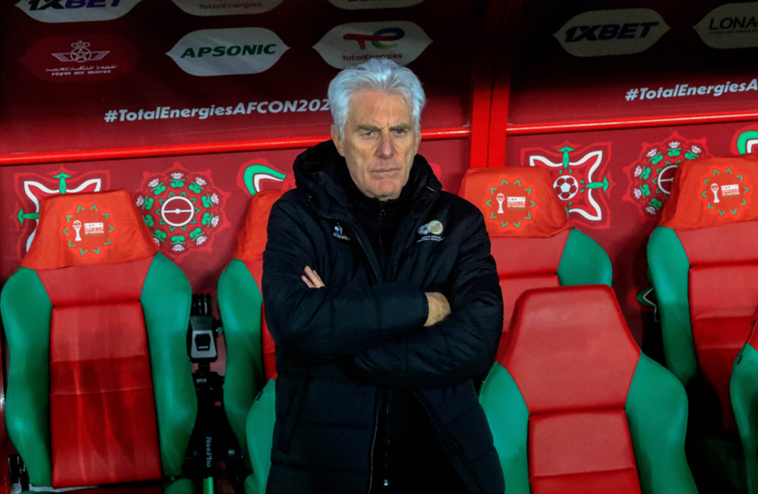 وزير الرياضة الجنوب إفريقي يهاجم مدرب منتخب بلاده هوغو بروس ويعتذر للمغرب