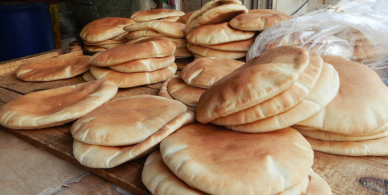 الصناعة والتجارة: تعديل أسعار القمح اعتيادي ولا يؤثر إطلاقاً على أسعار الخبز