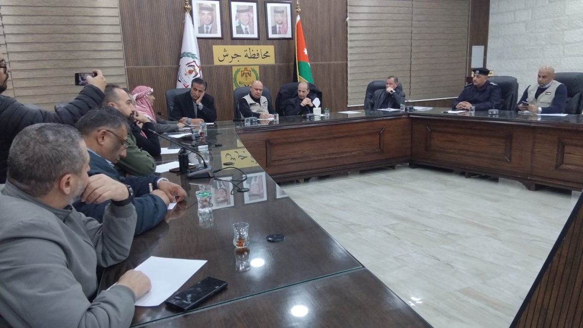 وزير الإدارة المحلية يتفقد جاهزية غرف الطوارئ في جرش