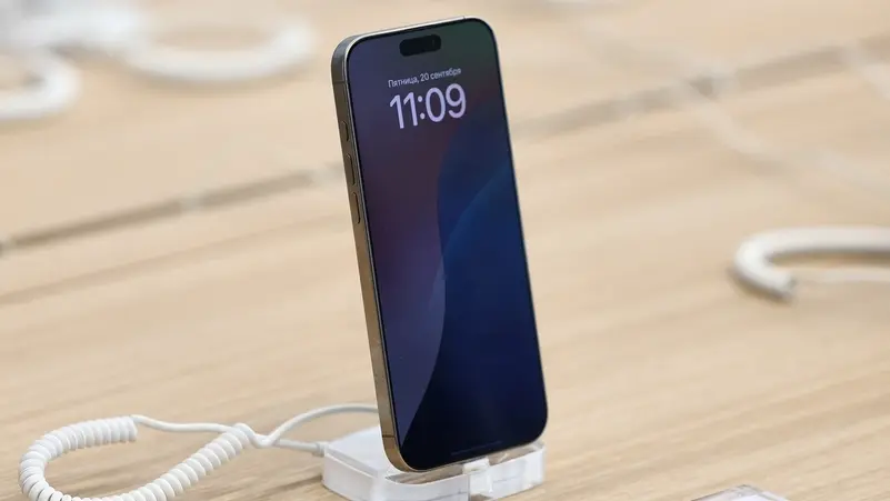 بطء تبني iOS 26 يترك مئات الملايين من هواتف آيفون عُرضة للخطر