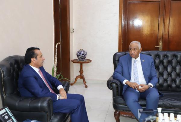 العجارمة يلتقي السفير السوداني