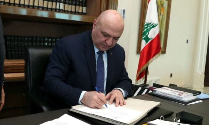 الرئيس اللبناني لحزب الله: آن الأوان كي تتعقلنوا ولم يعد للسلاح دور رادع