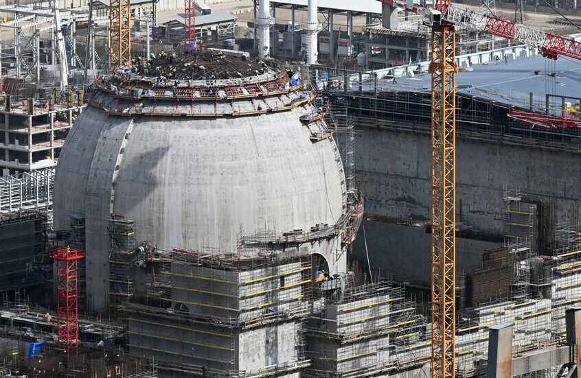 وزير الطاقة التركي ورئيس روساتوم الروسية يزوران محطة أكويو النووية