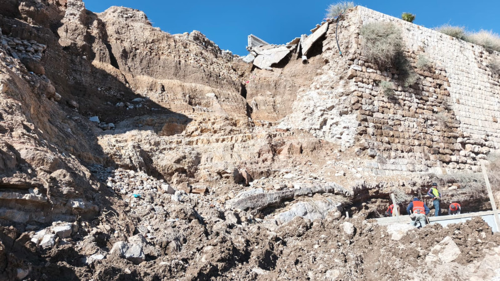 نقابة المهندسين: عوامل إنشائية وتدخلات بشرية وراء انهيار جزء من سور الكرك التاريخي