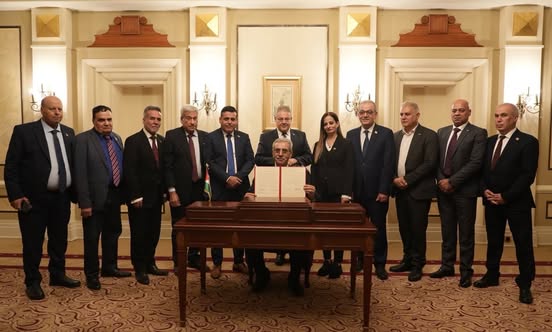 انتقال “اللجنة الوطنية” إلى غزة لم يحدد بعد واستعدادات لتسليم الإدارات خلال الأسبوع الجاري