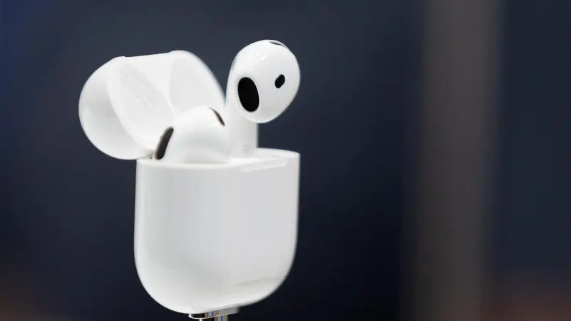 من آيفون إلى أندرويد وويندوز.. دليلك الكامل لتوصيل AirPods بأي جهاز