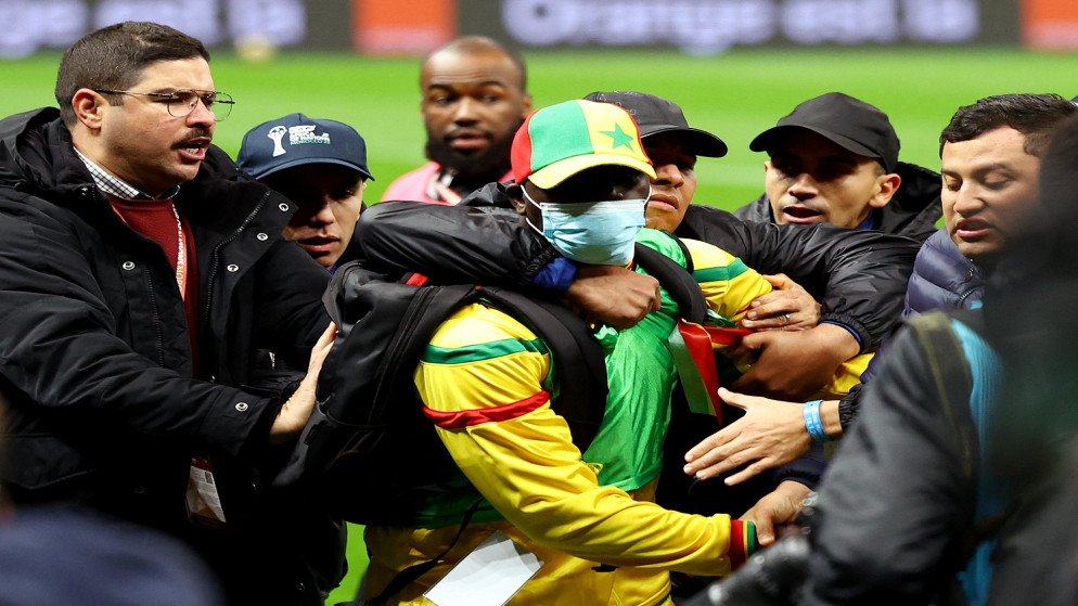 رئيس الفيفا يدين مشاهد غير مقبولة خلال النهائي