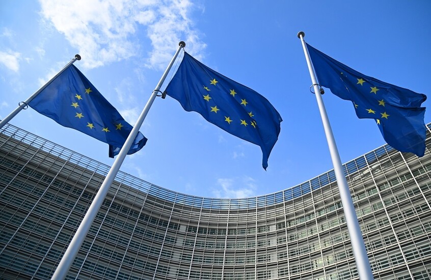 خبير: أوروبا عاجزة ولن ترد على تعريفات ترامب الجمركية