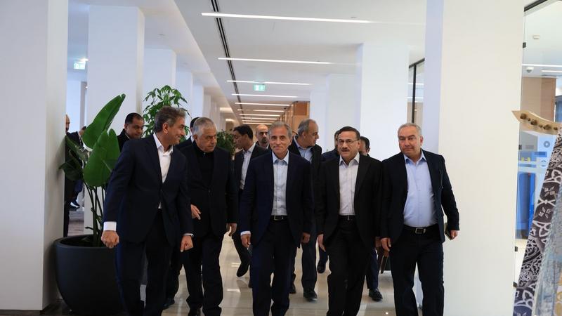 رئيس الوزراء يفتتح فندق كراون بلازا البترا بحلّة جديدة