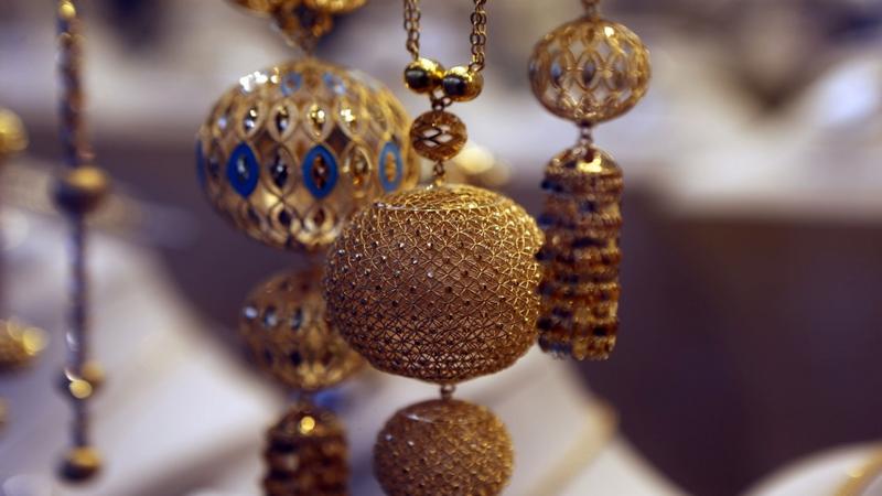 97.70 دينارا سعر غرام الذهب عيار 21 في السوق المحلية الخميس