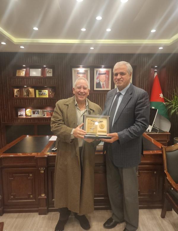 تنظيم الطيران والملكية الأردنية تبحثان تعزيز التعاون لدعم الناقل الوطني