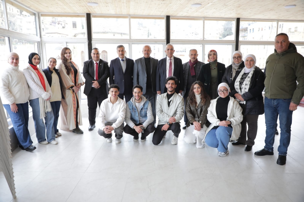 وزير الثقافة يفتتح قاعة فرقة شابات السلط لأغراض التدريب