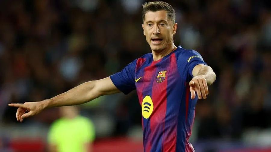 نوبة قلق تدفع برشلونة لاجتماع عاجل مع نجمه