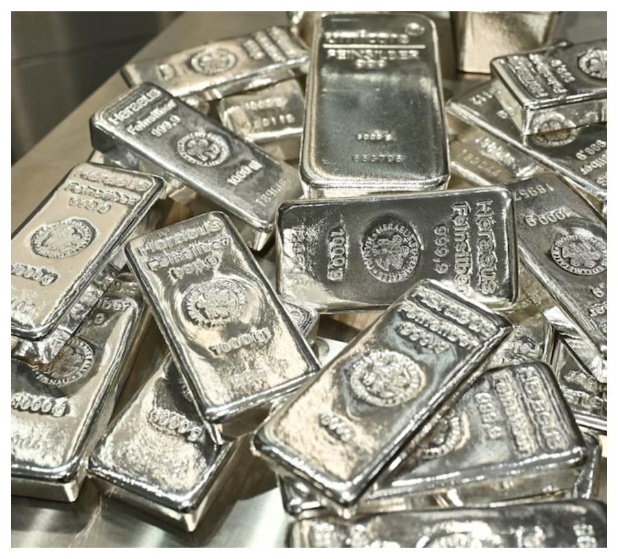 الفضة تسجل 100 دولار للأونصة لأول مرة في تاريخها